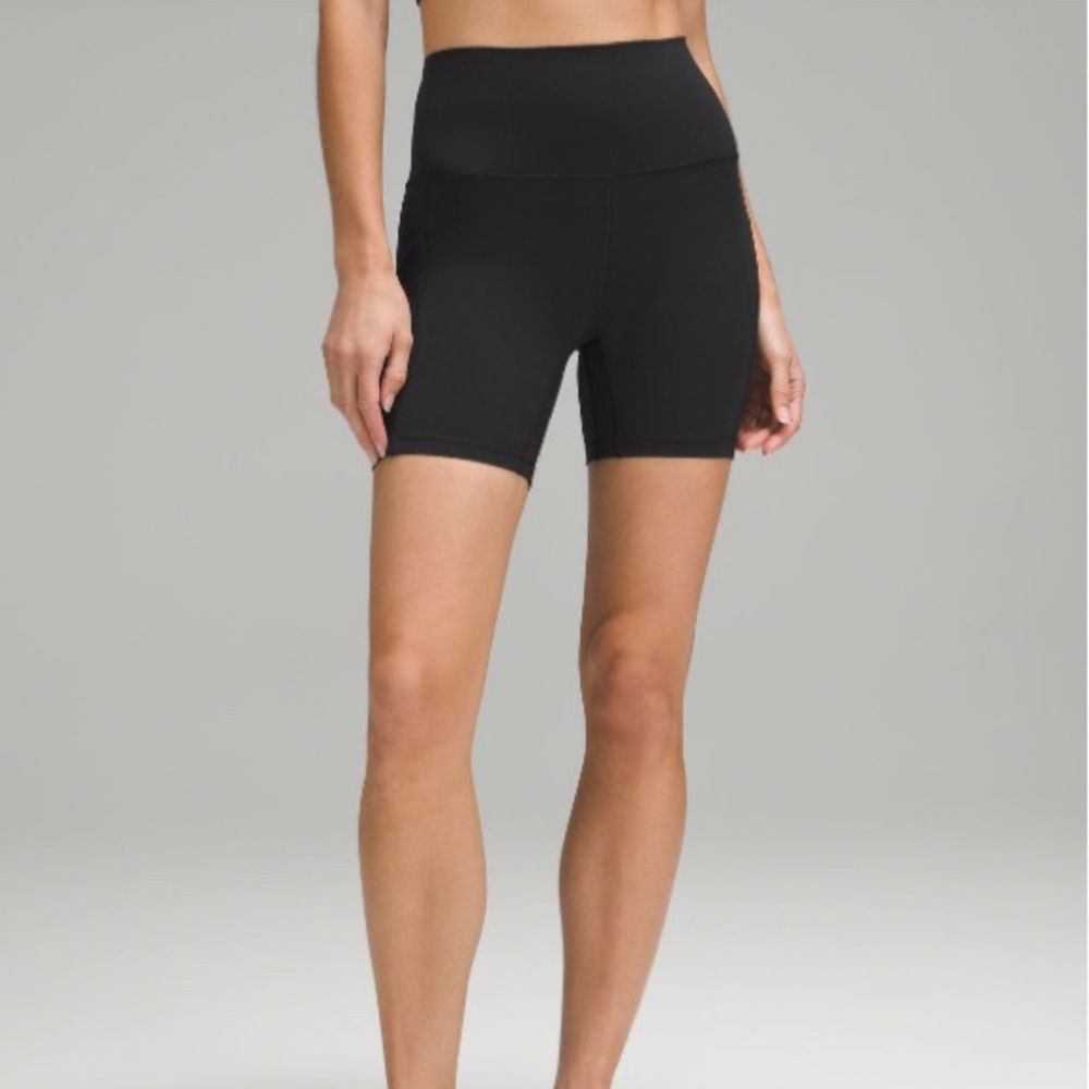 Lululemon Athletica align high rise shorts with pockets 6” - black - size 4